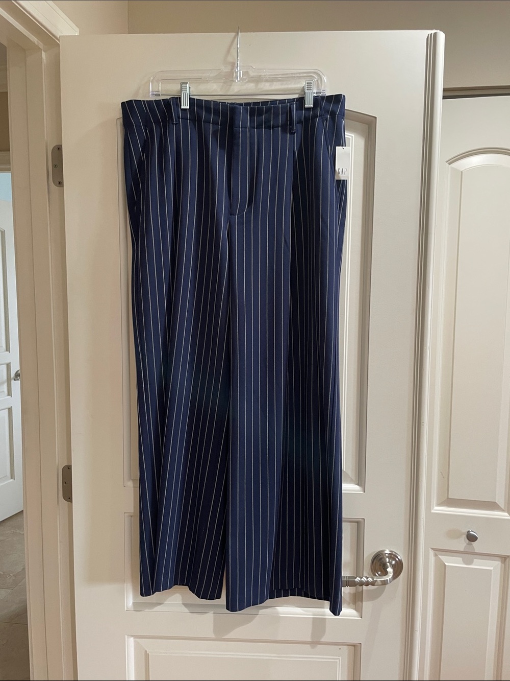NWT Gap women’s pinstripe pants